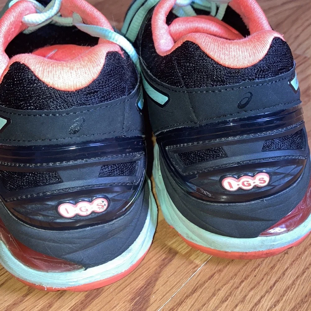 Women’s ASICS Gel Sneakers - Picture 5 of 9